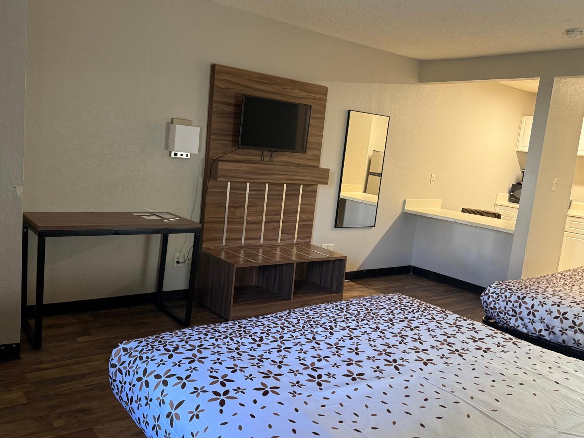Country Hearth Inn & Suites Огъста Екстериор снимка