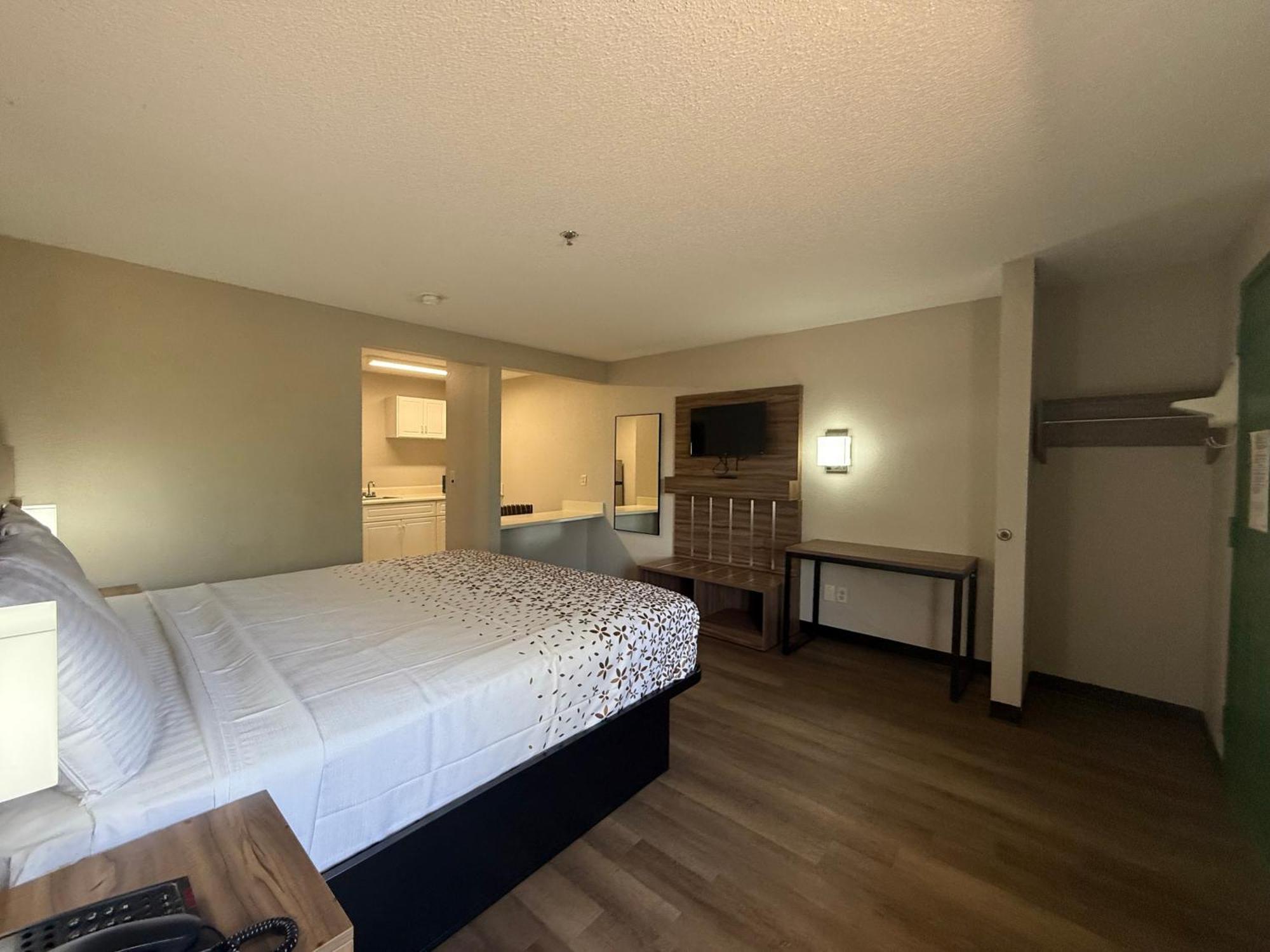 Country Hearth Inn & Suites Огъста Екстериор снимка