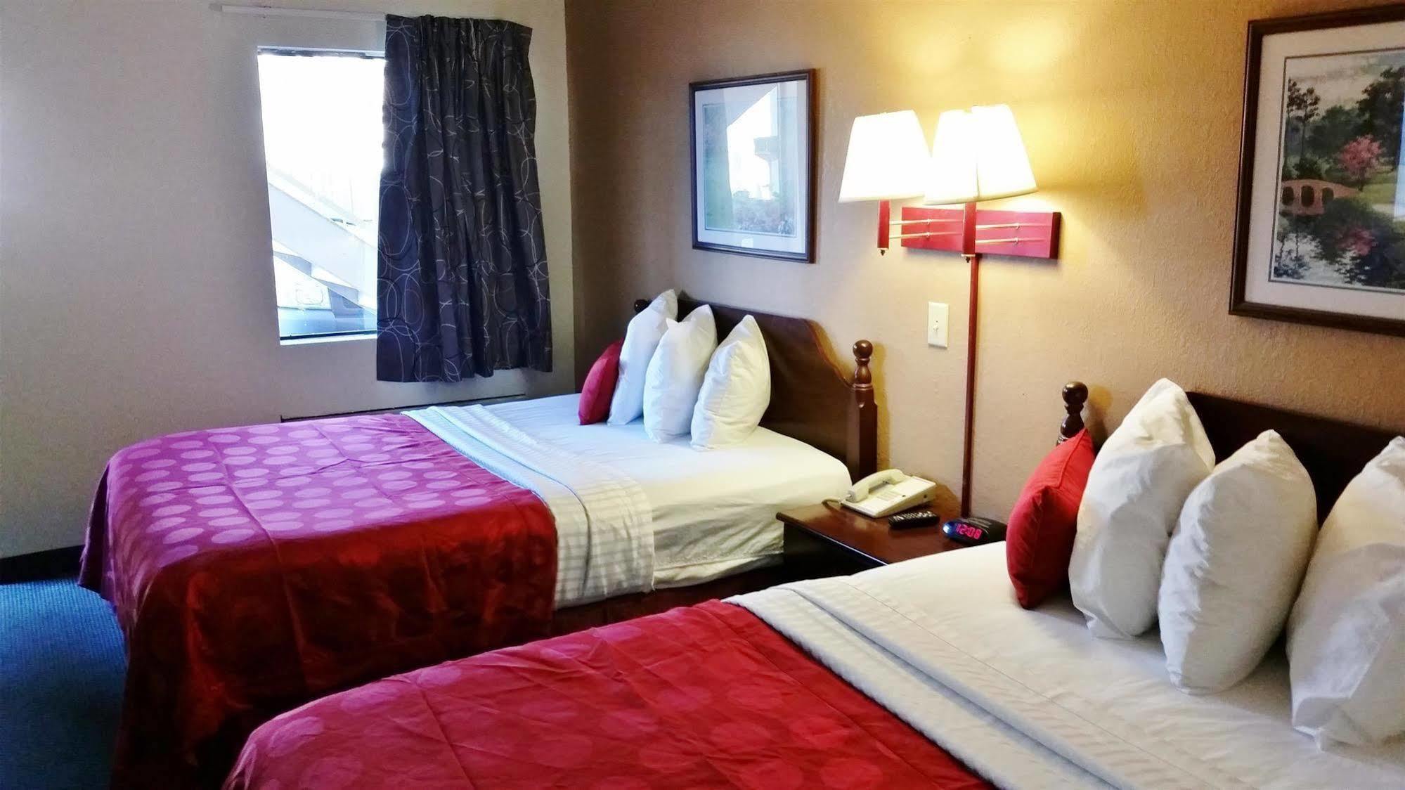 Country Hearth Inn & Suites Огъста Екстериор снимка